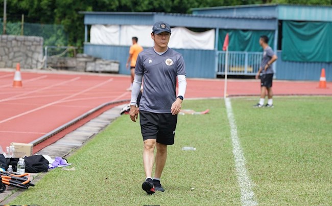 HLV Shin Tae Yong lên dây cót tinh thần trước vòng bán kết