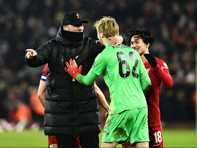 Caoimhin Kelleher tỏa sáng trước Leicester Caoimhin Kelleher tỏa sáng trước Leicester