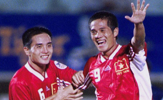 ĐT Việt Nam từng trải qua một trận bán kết Tiger Cup giàu cảm xúc với Indonesia vào năm 2000