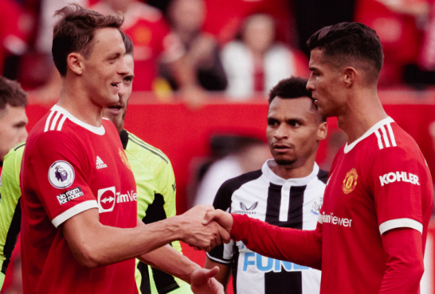 Bruno Fernandes và Nemanja Matic chọc tức Cristiano Ronaldo