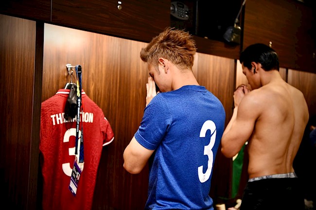 Xem lại hình ảnh có thờ, có kiêng của tuyển thủ Thái Lan hình ảnh