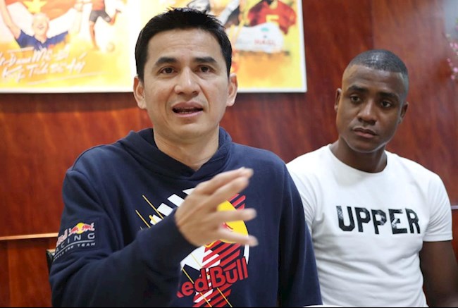 Kiatisuk lảng tránh nói về thất bại của HLV Park Hang Seo