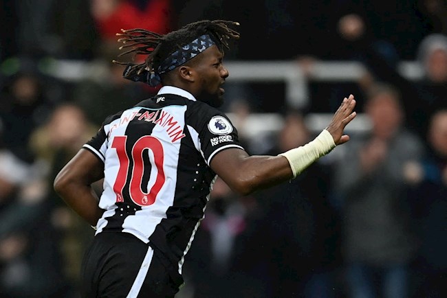 Saint-Maximin mở tỷ số cho Newcastle sau sai sót của hàng thủ MU