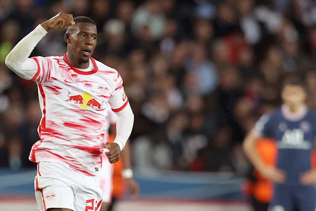 MU đưa Nordi Mukiele vào tầm ngắm