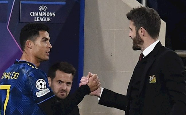 Ronaldo chia tay Carrick, chào đón tân thuyền trưởng