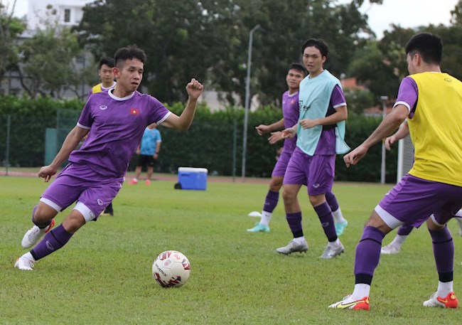 Song Hải vắng mặt ở buổi tập đối kháng chiều 3/12 của ĐT Việt Nam