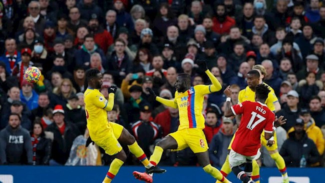 Bruno Fernandes ngạc nhiên với siêu phẩm của Fred