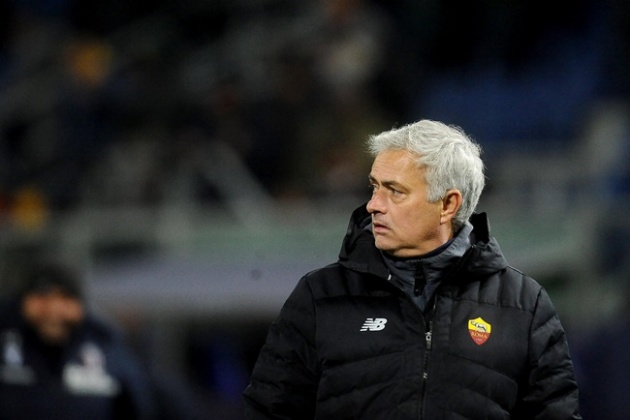Không có chuyện Mourinho rời Roma