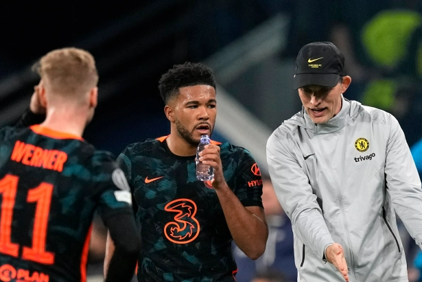 Chelsea để Zenit cầm hòa 3-3 Chelsea để Zenit cầm hòa 3-3