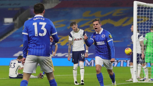 Trossard đưa chủ nhà Brighton vươn lên dẫn bàn