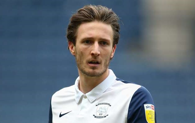 Liverpool chiêu mộ Ben Davies để vá hàng thủ