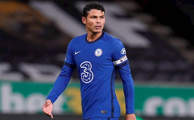 Mất suất đá chính, Thiago Silva chuyển sang làm thầy ở Chelsea
