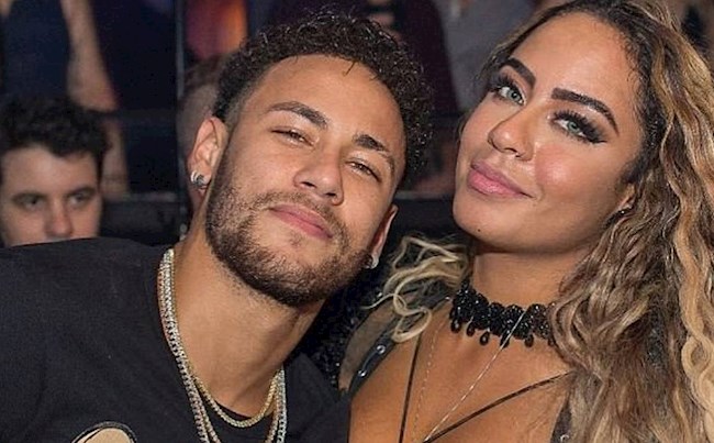 Neymar và lời nguyền em gái