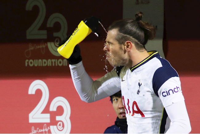 Thật đáng thương cho Tottenham khi cưu mang Gareth Bale