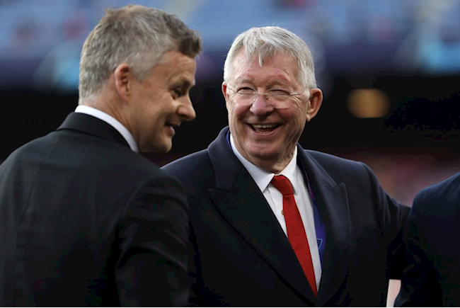 HLV Solskjaer nhất quyết không nhờ Sir Alex Ferguson tư vấn