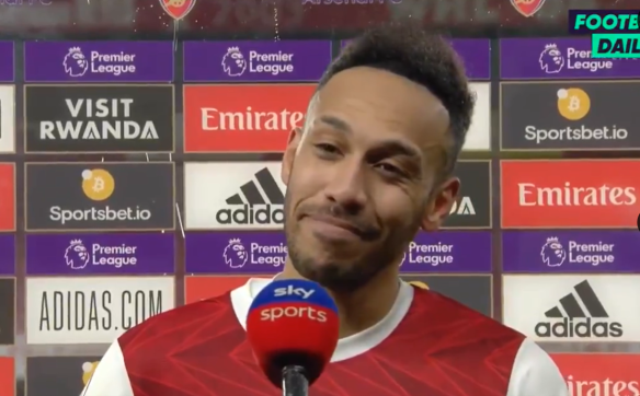 Tiền đạo Aubameyang lập hat-trick đầu tiên ở Premier League hình ảnh