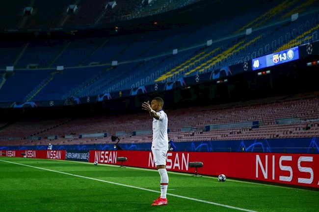 Messi và những khoảnh khắc ngậm ngùi nhường ngôi báu cho Mbappe hình ảnh 2