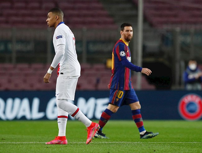 Messi và những khoảnh khắc ngậm ngùi nhường ngôi báu cho Mbappe hình ảnh 2