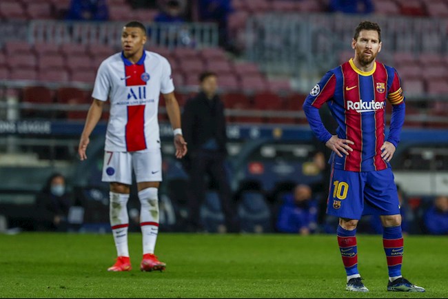 Messi và những khoảnh khắc ngậm ngùi nhường ngôi báu cho Mbappe hình ảnh 2