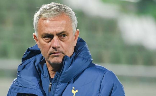 SỐC: Cầu thủ Tottenham ngày càng không phục Mourinho?