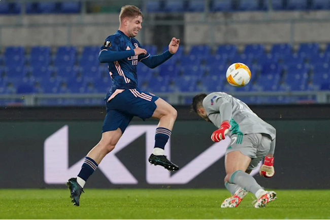 Arsenal lấn lướt trong hiệp 1 nhưng không tạo ra được nhiều pha bóng thật sự nguy hiểm Arsenal lấn lướt trong hiệp 1 nhưng không tạo ra được nhiều pha bóng thật sự nguy hiểm