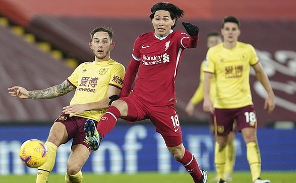 CHÍNH THỨC: Liverpool chia tay Takumi Minamino