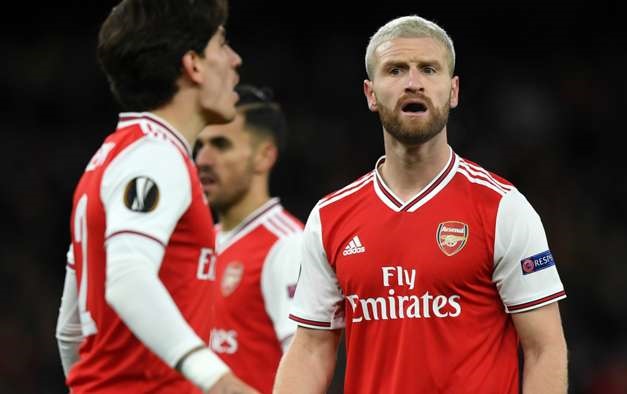 Arsenal thanh trừng thêm 1 trung vệ cứng