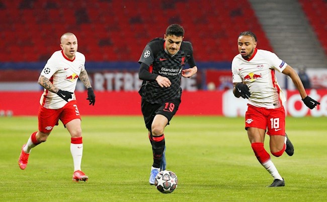 HLV Klopp chia sẻ về trung vệ Ozan Kabak hình ảnh