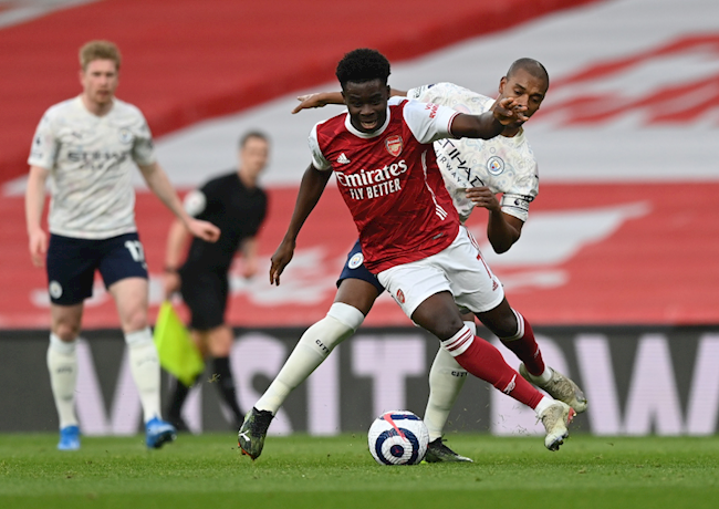 Dù rất nỗ lực song Arsenal vẫn lép vế so với Man City trong hiệp 1