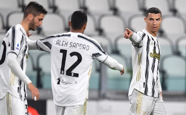 Tiền đạo Cristiano Ronaldo cán mốc ghi bàn siêu ấn tượng hình ảnh