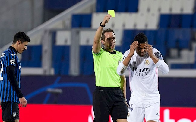 Tiền vệ Casemiro bị treo giò ở trận lượt về với Atalanta hình ảnh