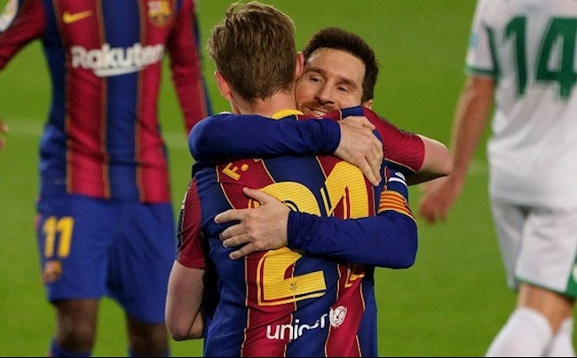 Tiền đạo Lionel Messi qua mặt Suarez ở La Liga  hình ảnh