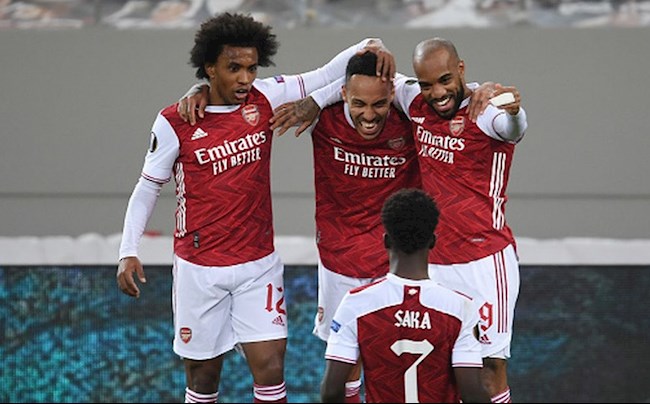 Willian được ca ngợi sau pha kiến tạo đầu tiên từ tháng 11 hình ảnh