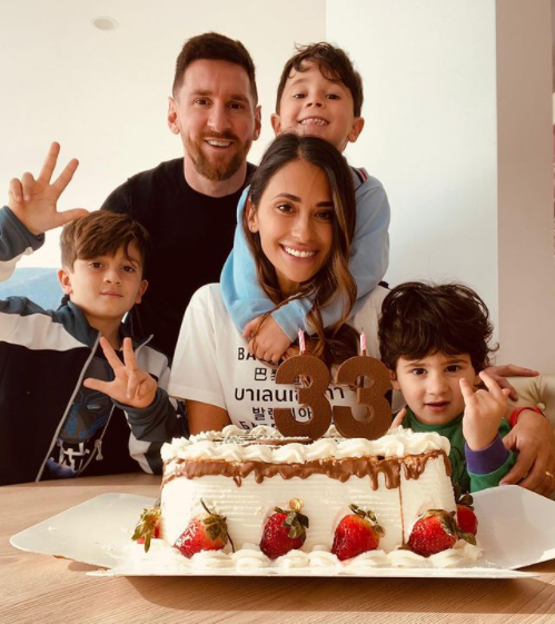 Tiền đạo Lionel Messi có vài lời muốn gửi đến người vợ xinh đẹp hình ảnh