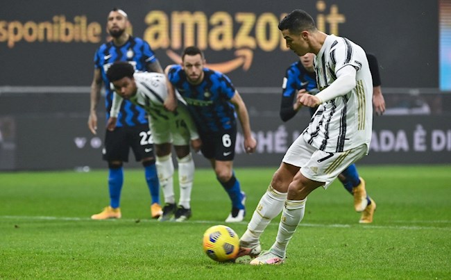 Tiền đạo Cristiano Ronaldo ghi bàn, con trai ăn mừng cuồng nhiệt hình ảnh Tiền đạo Cristiano Ronaldo ghi bàn, con trai ăn mừng cuồng nhiệt hình ảnh