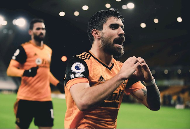 Wolves gỡ hòa trên chấm 11m nhờ công của Ruben Neves