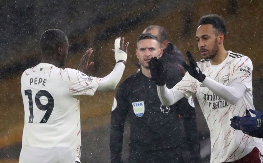 Ghi bàn liên tục, Nicolas Pepe vẫn nhận cảnh báo từ Mikel Arteta