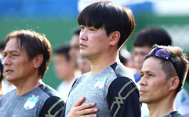 Đồng hương thầy Park được bầu Đức giữ lại ở V-League 2021