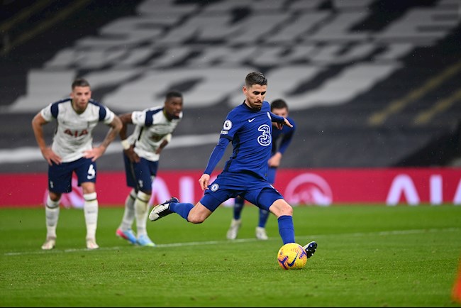 Chấp nhận bỏ nhảy chân sáo, Jorginho chính thức đòi lại quyền đá pen