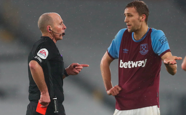 Mike Dean Was Shocked Again When He Chased West Ham S Tomas Soucek