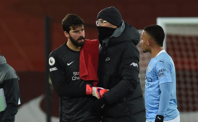 Thủ môn Alisson thất vọng sau màn trình diễn thảm họa hình ảnh