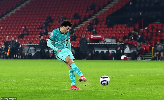 Curtis Jones mở tỷ số của trận đấu Curtis Jones mở tỷ số của trận đấu