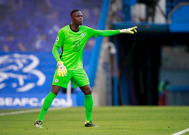 Thủ môn Mendy đã vài lần phải đối mặt với hiểm nguy trong hiệp 2 nhưng đã đứng vững