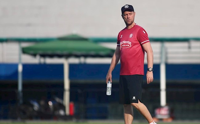 Thầy trò HLV Polking nhận trận thua cực đau trước Bình Dương