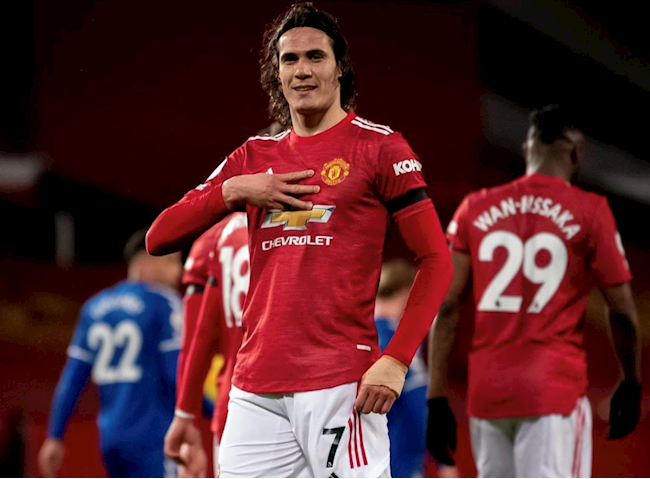 Phản ứng đầu tiên của Cavani khi bố bảo rời MU