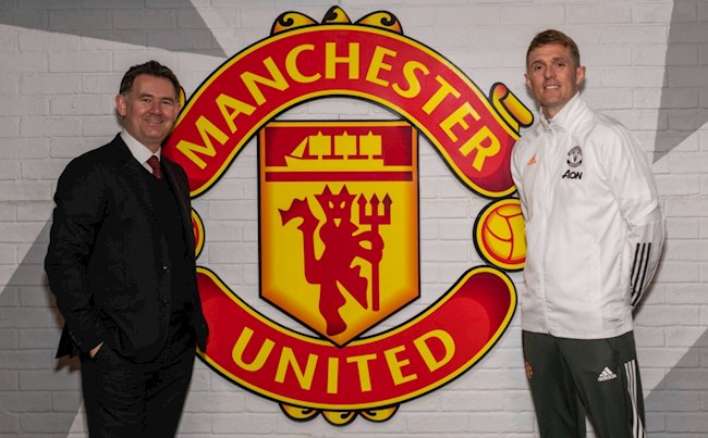 John Murtough và Darren Fletcher ngồi vào 2 chiếc ghế mới bổ sung của BLĐ Man United