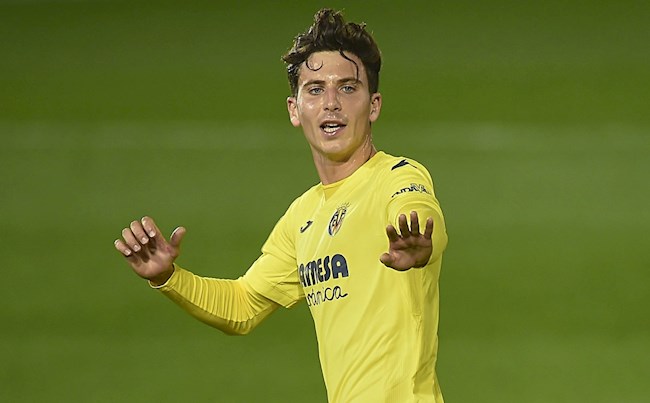 Gặp khó vụ Raphael Varane, MU chuyển hướng sang sao Villarreal