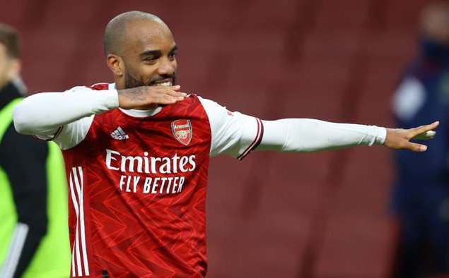 Lacazette Arsenal may mắn khi được hưởng penalty trước Spurs hình ảnh Lacazette Arsenal may mắn khi được hưởng penalty trước Spurs hình ảnh