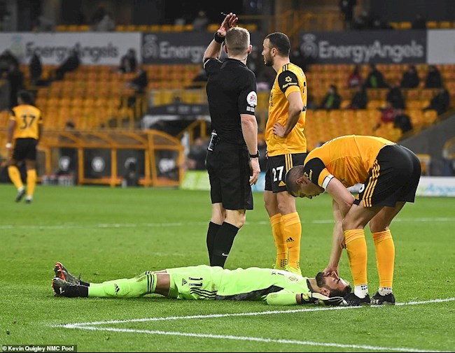 Cuối trận, Wolves mất thủ môn Rui Patricio vì chấn thương vùng đầu rất nghiêm trọng Cuối trận, Wolves mất thủ môn Rui Patricio vì chấn thương vùng đầu rất nghiêm trọng