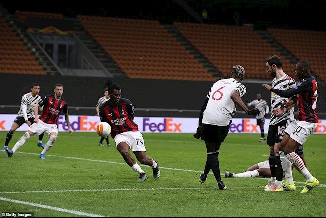 Tiền vệ Paul Pogba xuất sắc nhất trận AC Milan 0-1 MU hình ảnh Tiền vệ Paul Pogba xuất sắc nhất trận AC Milan 0-1 MU hình ảnh